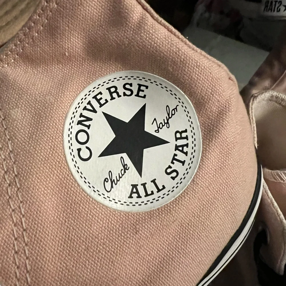 CONVERSE All Star Classic‎ High Top Platform Sneakers Pink White Black Women's 7